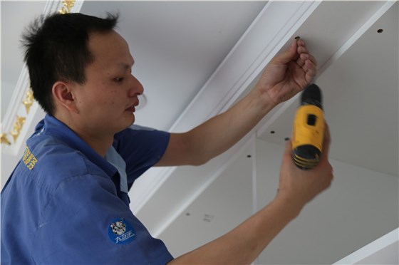 左右手家具安裝師傅&mdash;&mdash;王師傅