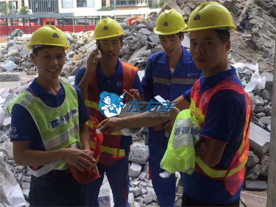 左右手華潤城衣柜安裝項目火熱進(jìn)行中！