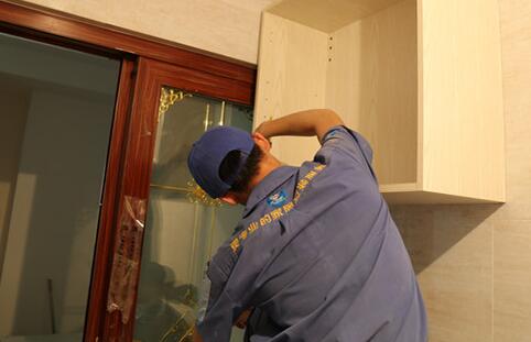 櫥柜安裝師傅告訴你，水泥櫥柜和磚砌櫥柜的優(yōu)缺點