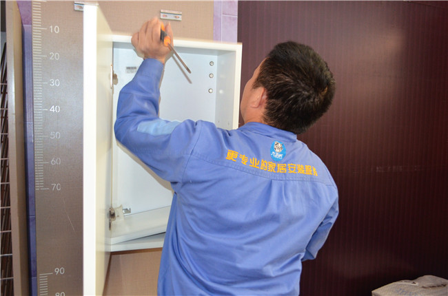 先安裝櫥柜還是先做吊頂？