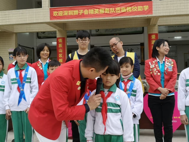 左右手創(chuàng)始人盧建華先生潮汕助學之行 - 讓愛伴隨他們成長！