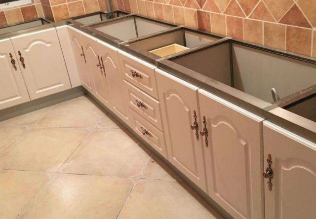 地板磚櫥柜拉籃安裝方法，家居安裝的攻略在這里啦