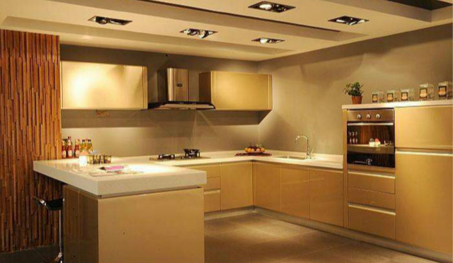 烤漆櫥柜門板上的油污清理技巧，清理步驟有哪些？