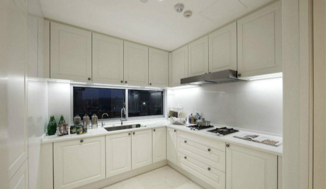 櫥柜吊柜固定技巧，櫥柜吊柜安裝過程拆解