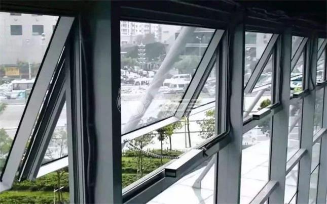 窗戶到底內(nèi)開好還是外開好？看完這對比，應(yīng)該知道怎么選擇了！