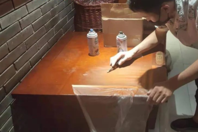 手繪標(biāo)貼紙;在家具維修的過程中，一定要知道家具貼紙具有哪些特點?