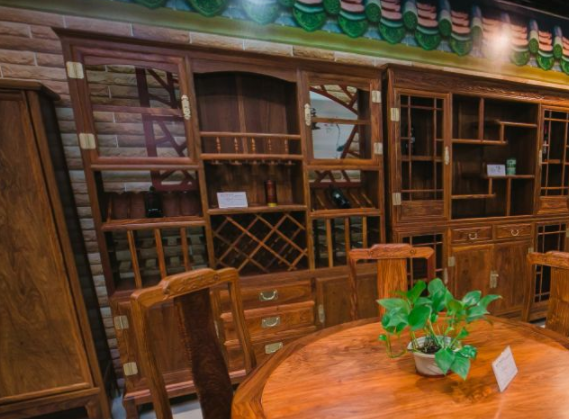 紅木家具高檔定制：紅木家具存在色差，是“天然賣點”還是“濫竽充數(shù)”？