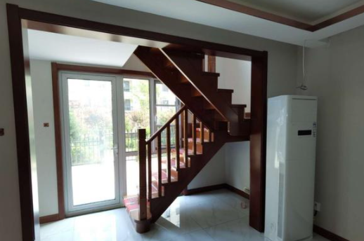 家庭裝修中式風(fēng)格;硬裝結(jié)束，裝修新中式風(fēng)格真心漂亮