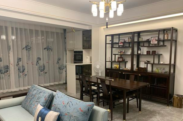 現(xiàn)代中式裝飾：裝修現(xiàn)代中式風(fēng)格，實(shí)木家具簡單上檔次，全屋溫文爾雅又耐看