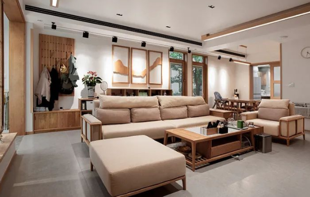 實(shí)木地板材質(zhì)翻新:全屋實(shí)木家具的養(yǎng)老房，處處都有人文與關(guān)懷