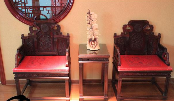 祁紫檀家具：睡紫檀，坐酸枝，紅木家具還有哪些講究？