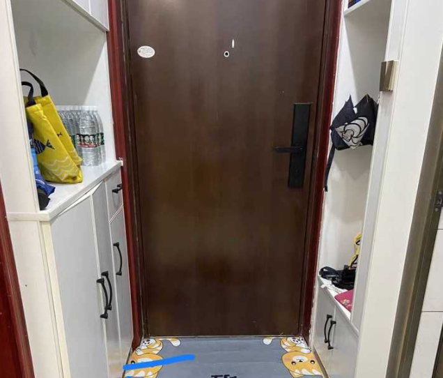 橡膠石蠟油的成分，為什么紅木家具上會出現(xiàn)白色粉墨?