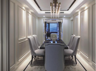 高端全屋定制家具：實木全屋定制里實木護(hù)墻板施工工藝注意事項。