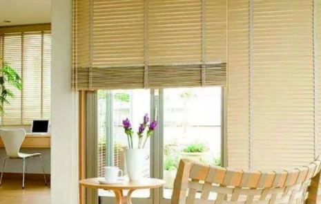 電動(dòng)卷簾窗簾：卷簾窗簾的清洗保養(yǎng)又有哪些技巧？