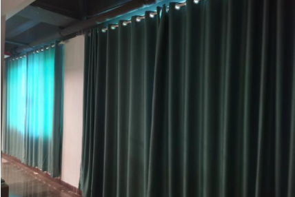 鄭州酒店裝修設(shè)計：酒店窗簾需要注意些什么事項？