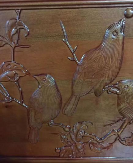 山樟木家具：香樟木沙發(fā)的優(yōu)點(diǎn)有哪些？