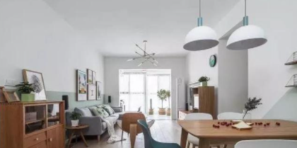 中式家裝客廳設(shè)計，室內(nèi)客廳天花板怎么設(shè)計？