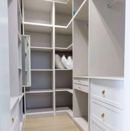 衣帽間設(shè)計(jì)圖：衣帽間的“門”怎么加？加到哪好呢？