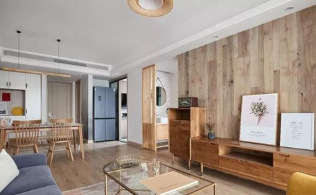 原木裝修價格：新房裝成原木簡約清風(fēng)，溫馨漂亮，一個玄關(guān)柜更是實用好看