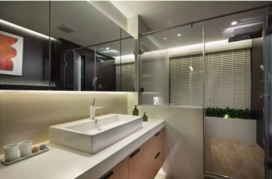 衛(wèi)生間玻璃隔斷配件：衛(wèi)生間玻璃隔斷有哪些作用？新房衛(wèi)生間這樣隔斷增加空間感