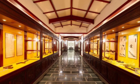 東陽(yáng)紅木家具定制：紅木家具為何名貴？古老工藝與科學(xué)流程功不可沒