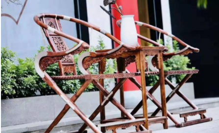 簡約新古典家具風(fēng)格：仿古家具和傳統(tǒng)風(fēng)格家具區(qū)別