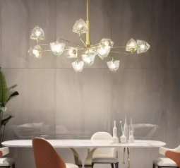 室內客廳吊燈：客廳吊燈一定要裝嗎？用其他燈具裝飾頂部也能美觀