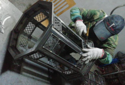 簡約中式客廳設(shè)計(jì)：中式客廳燈具選擇注意事項(xiàng)