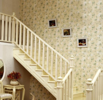 樓梯踏步板尺寸：樓梯踏步除了用實(shí)木和大理石，用瓷磚也是不錯(cuò)的選擇