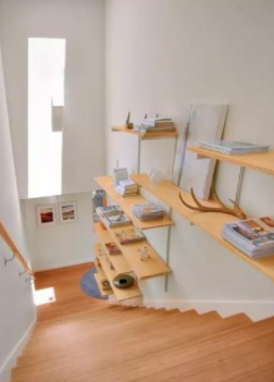 木樓梯扶手模型：家里樓梯扶手，裝實(shí)木還是不銹鋼？