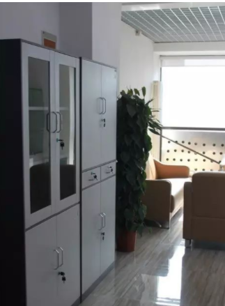 現代實木辦公家具：現代鋼制辦公家具的優(yōu)勢有哪些？