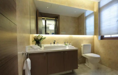 歐式實木浴室柜：衛(wèi)生間的浴室柜用什么材質的好？