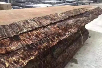 實(shí)木板種類：原木大板桌走入千家萬戶，為什么現(xiàn)在都選擇原木家具