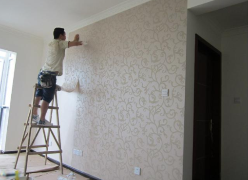 裝修材料市場(chǎng)價(jià)格：墻紙的優(yōu)缺點(diǎn)是什么？正確選購(gòu)墻紙，鋪貼墻面才能把家裝好