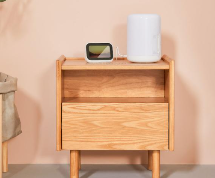 臥室設(shè)計(jì)效果圖：臥室床頭柜怎么選，8H實(shí)木無線充電床頭柜體驗(yàn)