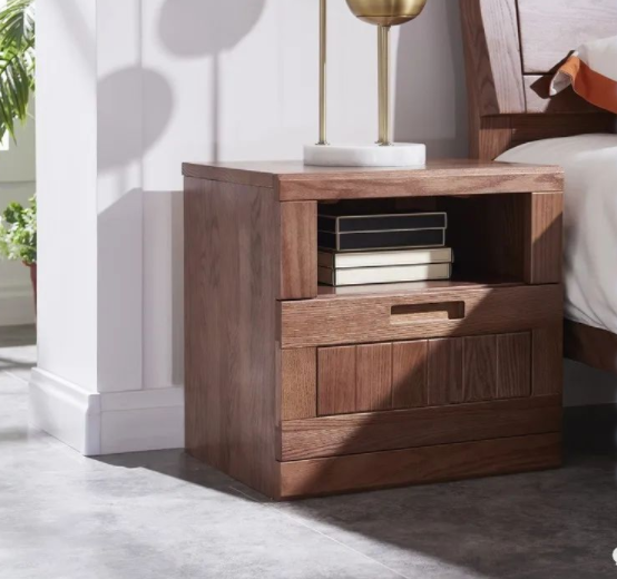 【裝修風(fēng)水禁忌】床頭柜風(fēng)水禁忌，這樣擺家運(yùn)不好！