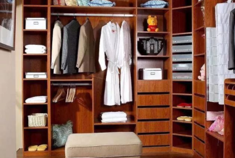 衣柜怎么選？衣柜板材哪種好？