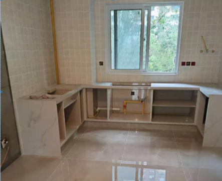 【廚房裝修櫥柜】為什么更多的人會(huì)在裝修的時(shí)候選擇磚砌櫥柜而不是普通櫥柜