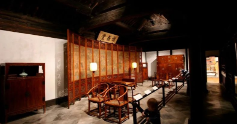 紅木新古典家具：那些古典家具，憑什么賣那么貴？