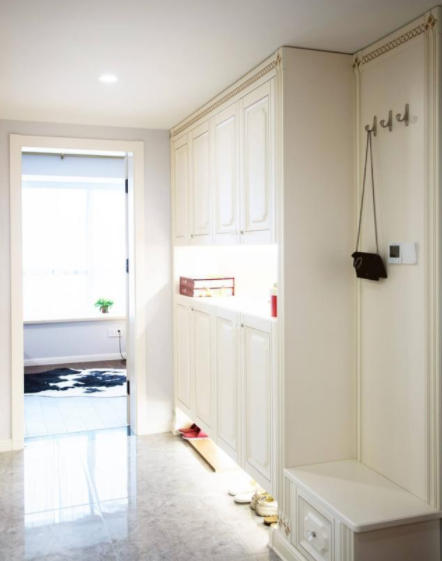 上海全屋定制家具加盟：最適合懸空設計的定制家具，顏值高還好打掃衛(wèi)生