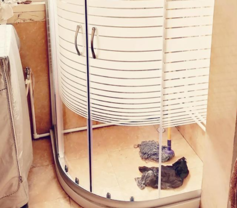 簡(jiǎn)易淋浴房尺寸：安裝淋浴房遇到明裝水管該咋辦？