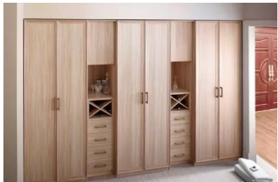 臥室衣柜門板：衣柜門板的款式有幾種，衣柜柜體不同材質優(yōu)缺點