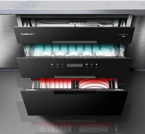 北京實(shí)木櫥柜門板：立柜柜門不齊是怎么回事？能否自行處理？