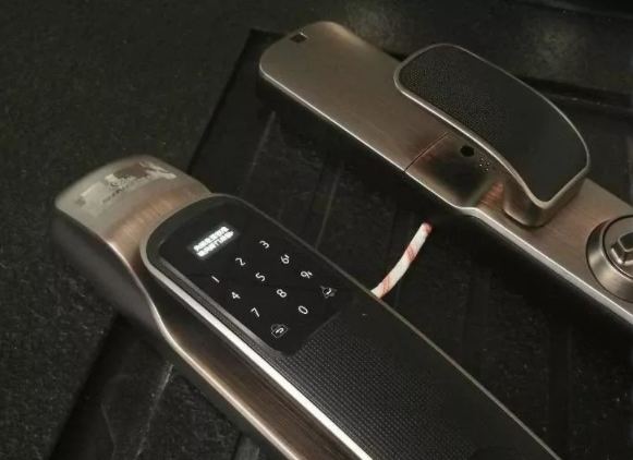 【指紋智能鎖加盟】為何全自動(dòng)智能鎖的售后維修率更高？