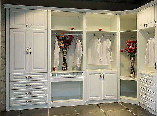 【上海衣柜定制】更適合房子結(jié)構(gòu)的定制衣柜安裝方法是什么？